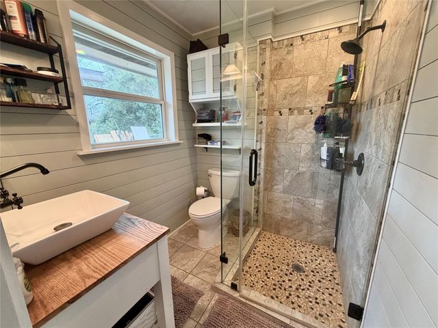 714 Center Way Street, Lake Jackson, TX 77566