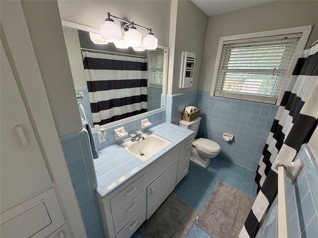 714 Center Way Street, Lake Jackson, TX 77566