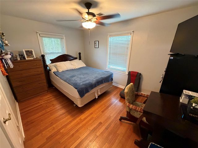 714 Center Way Street, Lake Jackson, TX 77566