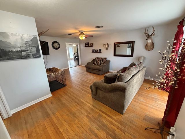 714 Center Way Street, Lake Jackson, TX 77566