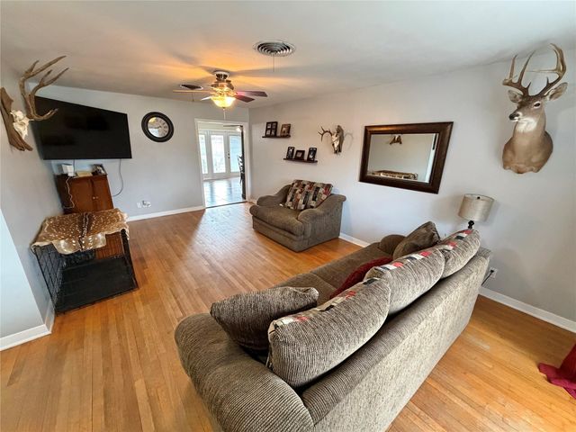 714 Center Way Street, Lake Jackson, TX 77566