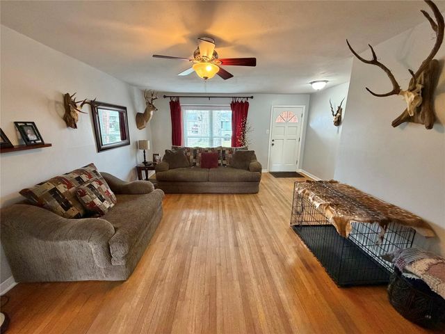 714 Center Way Street, Lake Jackson, TX 77566