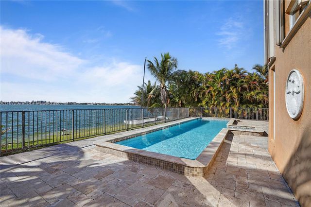 2324 SW 185th Ave, Miramar, FL 33029