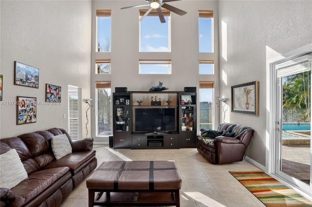 2324 SW 185th Ave, Miramar, FL 33029