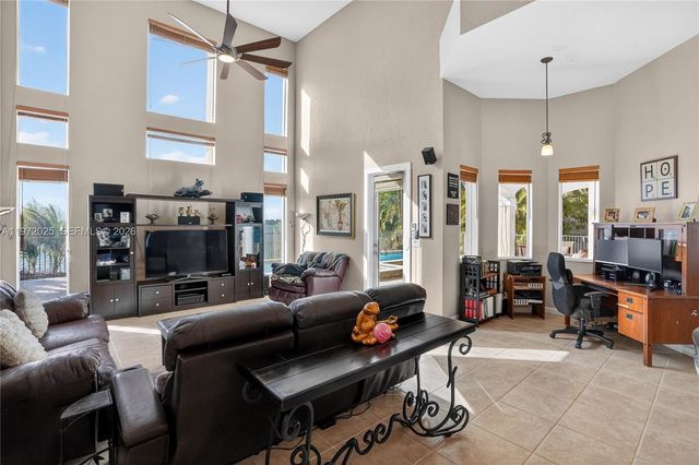 2324 SW 185th Ave, Miramar, FL 33029