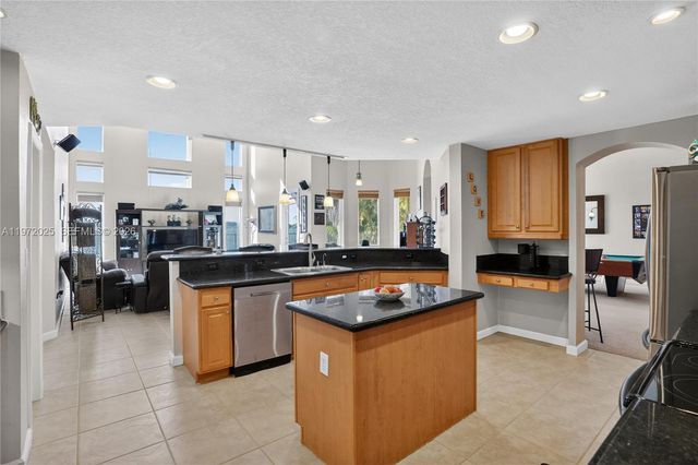 2324 SW 185th Ave, Miramar, FL 33029