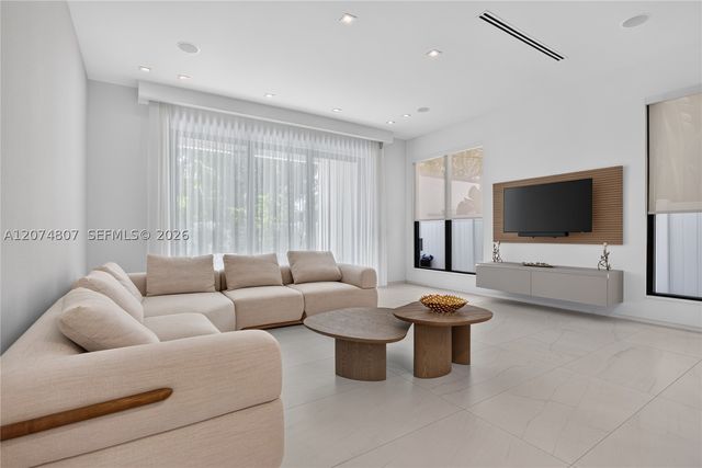 1404 NE 5th STREET, Fort Lauderdale, FL 33301