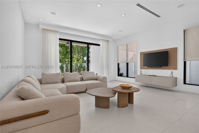 1404 NE 5th STREET, Fort Lauderdale, FL 33301