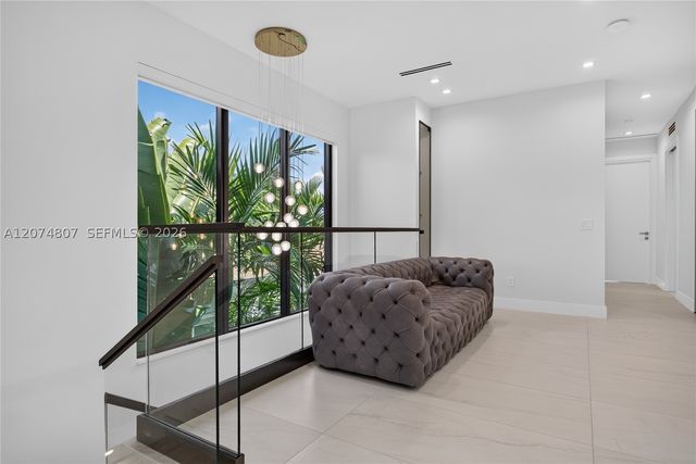 1404 NE 5th STREET, Fort Lauderdale, FL 33301