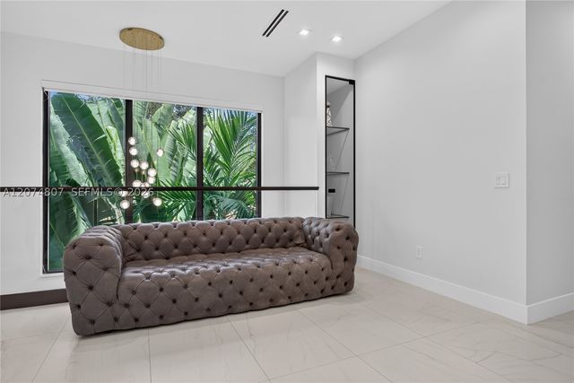 1404 NE 5th STREET, Fort Lauderdale, FL 33301