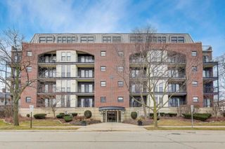 110 S Evergreen Avenue 4CS, Arlington Heights, IL 60005