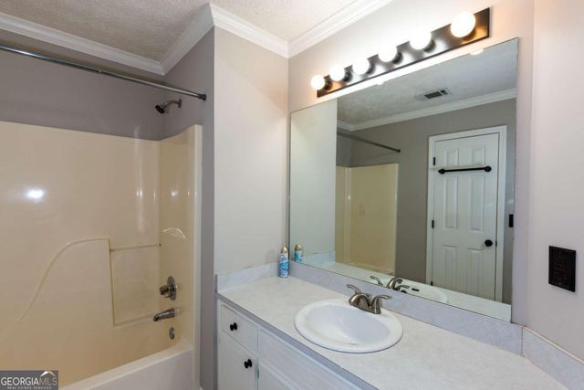 5501 Tory Way, Flowery Branch, GA 30542