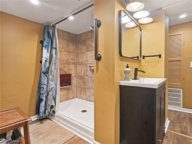 27304 White Road, Willoughby Hills, OH 44092