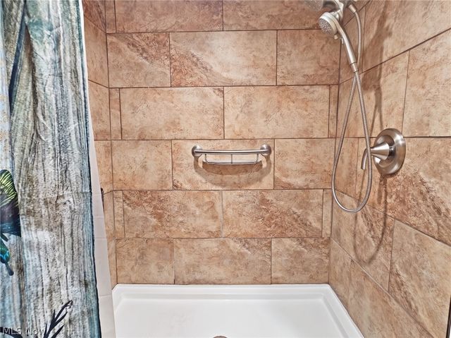 27304 White Road, Willoughby Hills, OH 44092