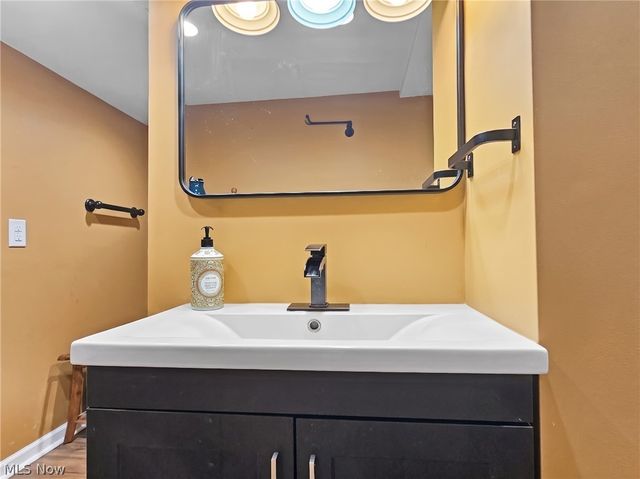 27304 White Road, Willoughby Hills, OH 44092