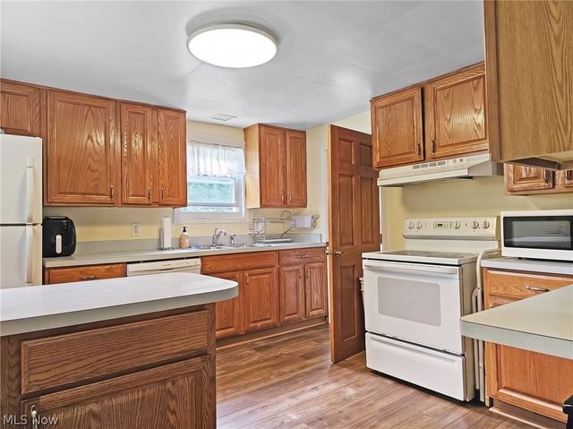 27304 White Road, Willoughby Hills, OH 44092