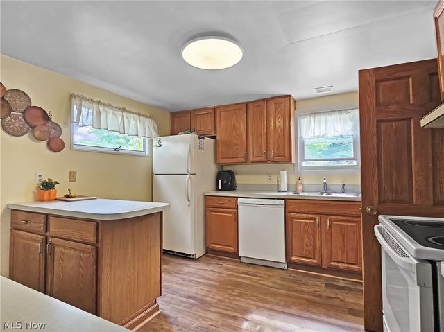 27304 White Road, Willoughby Hills, OH 44092