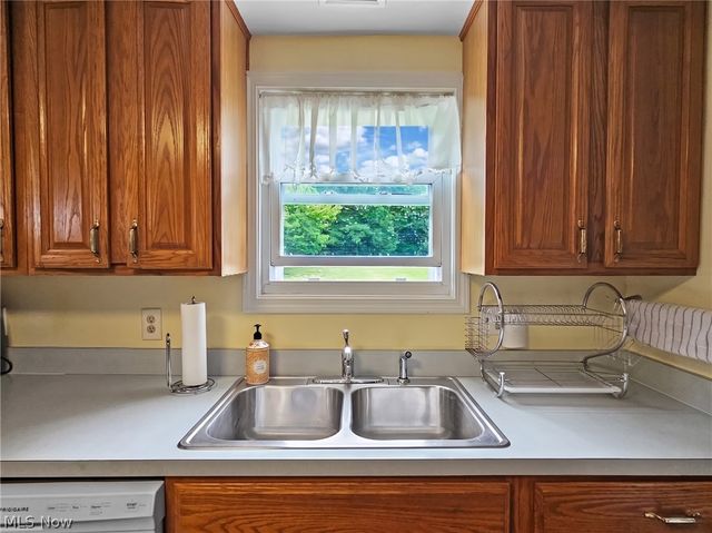 27304 White Road, Willoughby Hills, OH 44092