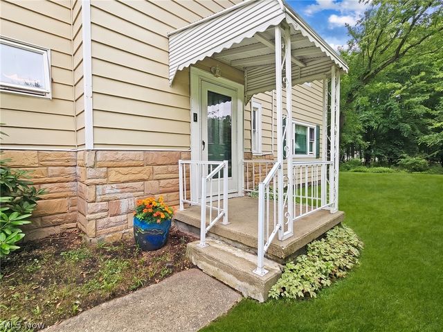 27304 White Road, Willoughby Hills, OH 44092