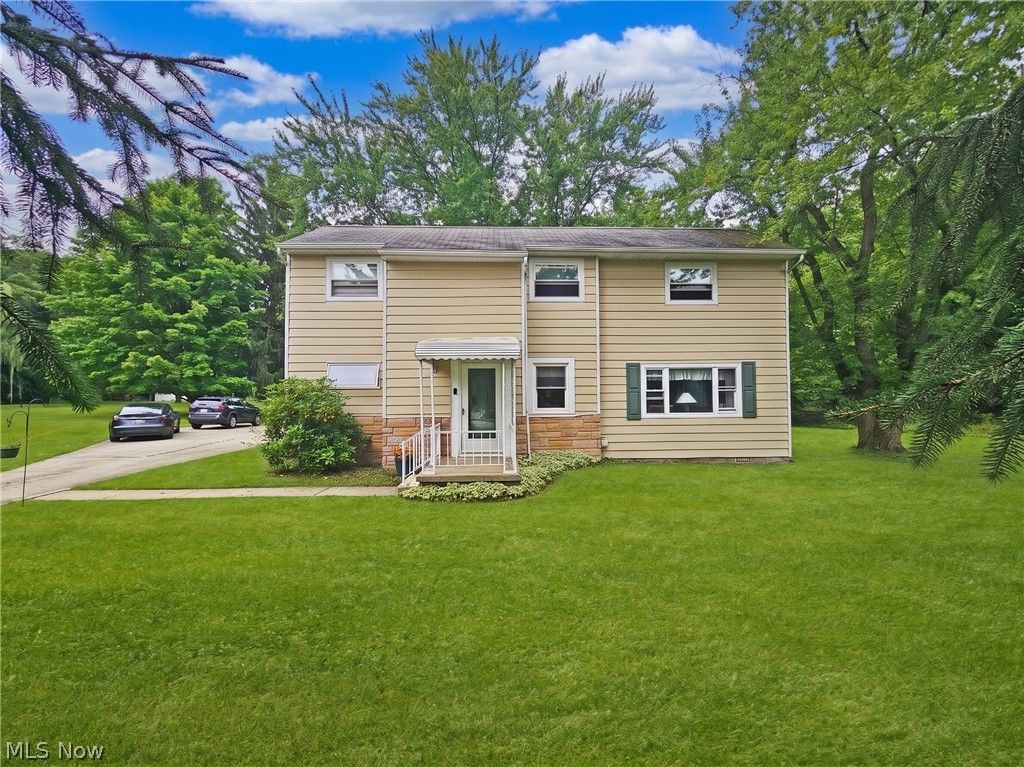 27304 White Road, Willoughby Hills, OH 44092