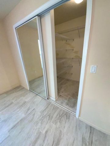 1157 SE Mendavia Avenue, Port St Lucie, FL 34952