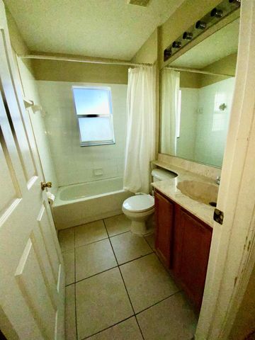 1157 SE Mendavia Avenue, Port St Lucie, FL 34952