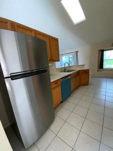 1157 SE Mendavia Avenue, Port St Lucie, FL 34952