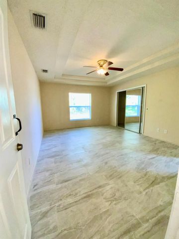 1157 SE Mendavia Avenue, Port St Lucie, FL 34952