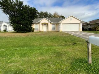 1157 SE Mendavia Avenue, Port St Lucie, FL 34952