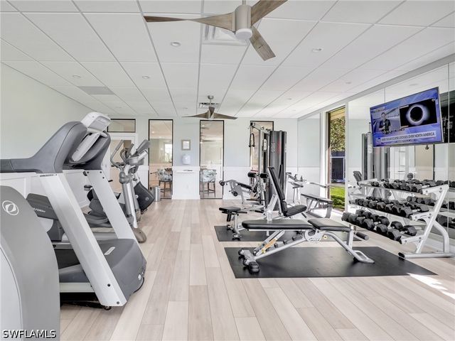 555 Park Shore DR B410, Naples, FL 34103