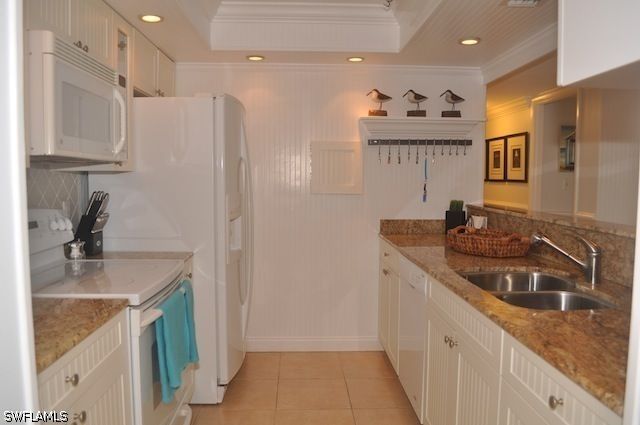 555 Park Shore DR B410, Naples, FL 34103
