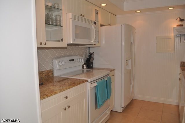555 Park Shore DR B410, Naples, FL 34103