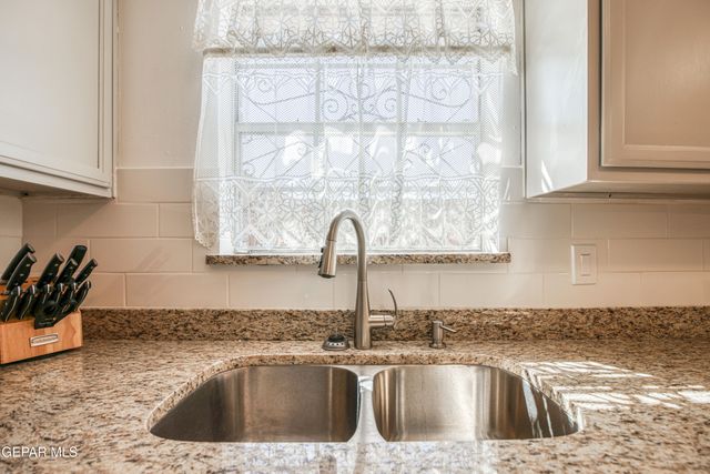 500 Thunderbird Drive 86, El Paso, TX 79912