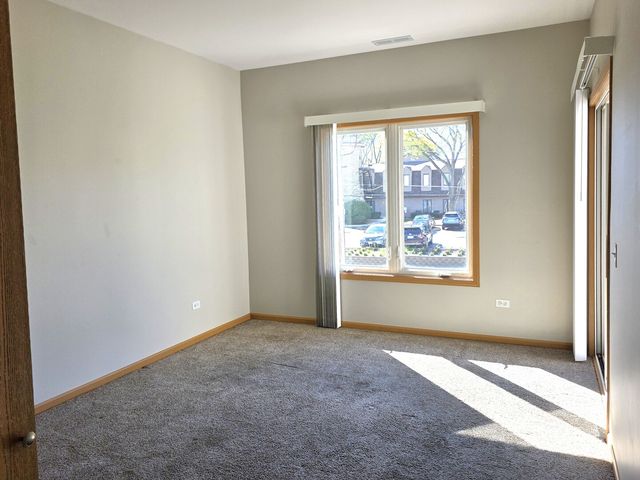 1990 Larkin Avenue 14, Elgin, IL 60123