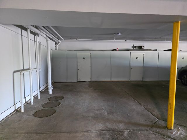 1990 Larkin Avenue 14, Elgin, IL 60123