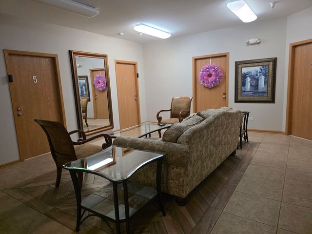 1990 Larkin Avenue 14, Elgin, IL 60123