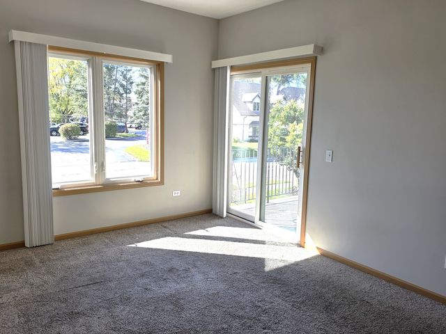 1990 Larkin Avenue 14, Elgin, IL 60123