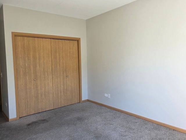 1990 Larkin Avenue 14, Elgin, IL 60123