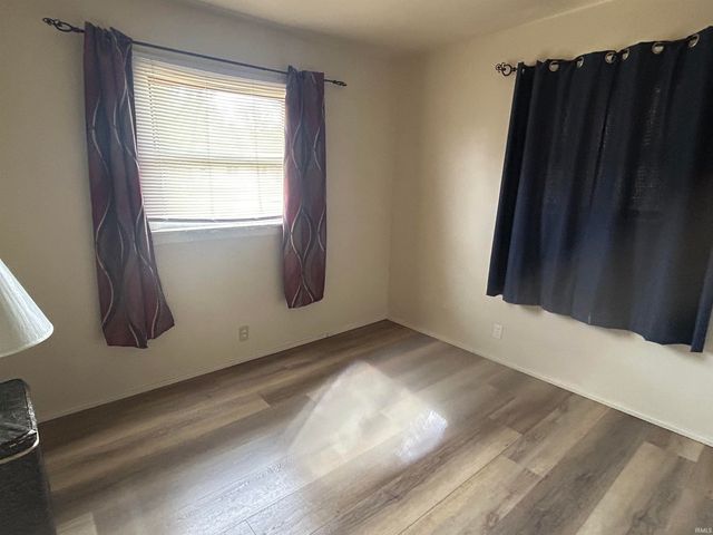 2107 Maplehurst Avenue, Mishawaka, IN 46545