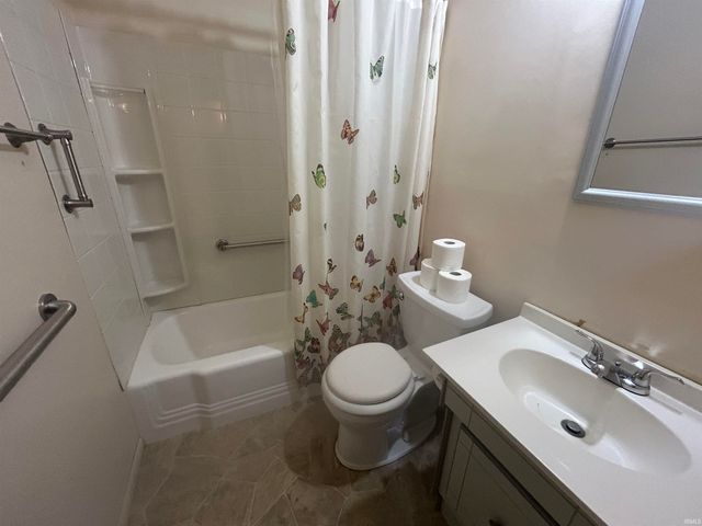 2107 Maplehurst Avenue, Mishawaka, IN 46545
