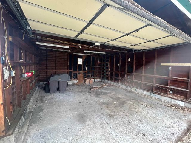 2107 Maplehurst Avenue, Mishawaka, IN 46545