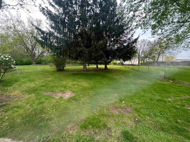 2107 Maplehurst Avenue, Mishawaka, IN 46545