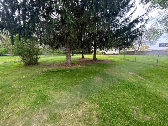 2107 Maplehurst Avenue, Mishawaka, IN 46545