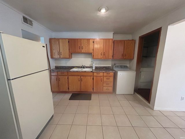2107 Maplehurst Avenue, Mishawaka, IN 46545