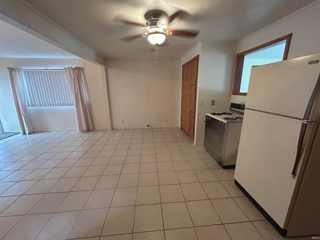 2107 Maplehurst Avenue, Mishawaka, IN 46545