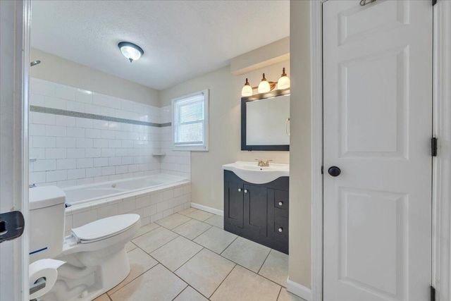 1925 Willis ST, Salem, VA 24153