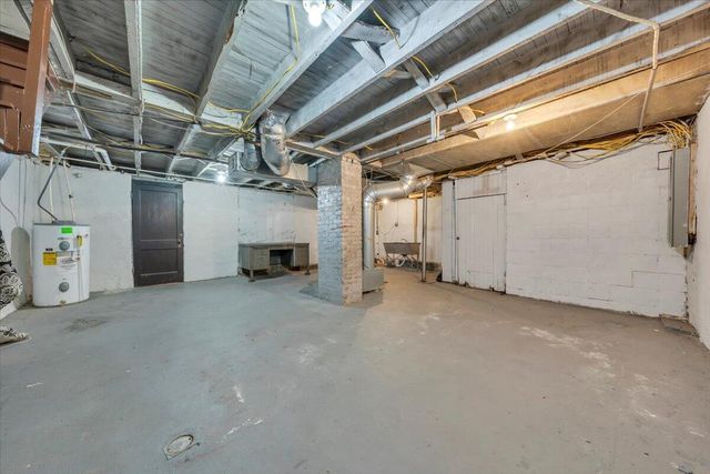 1925 Willis ST, Salem, VA 24153