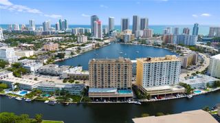 427 Golden Isles Dr 8A, Hallandale Beach, FL 33009