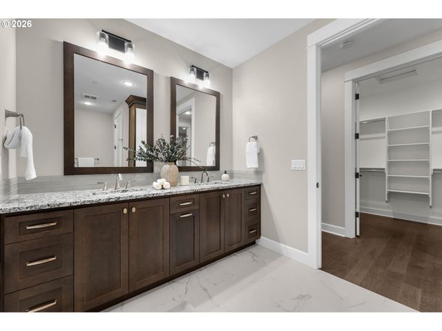 4014 Nw 76TH Ave, Camas, WA 98607