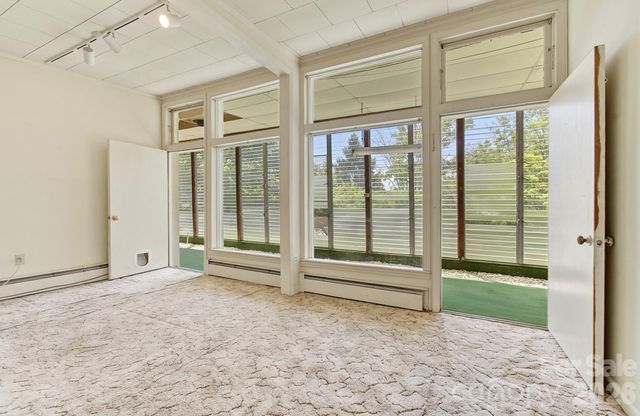 20 Reed Road, Asheville, NC 28805